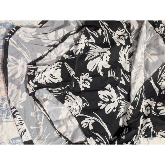 Beach Belle NWT Skirted One Piece Swimsuit 16 Built-in Bra Floral Tropical Beach - Picture 6 of 9